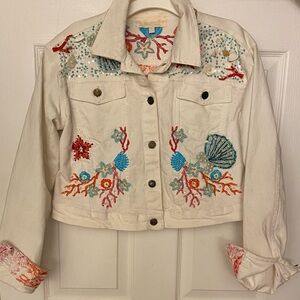 Beautiful white jean jacket from France.
